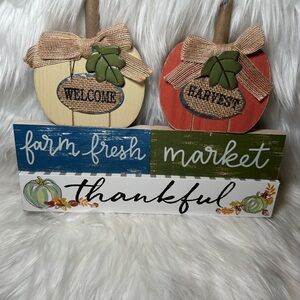 Fall Signs Farm Fresh Market with Pumpkins